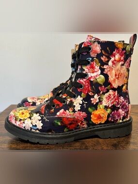 Thereabouts Girls Reese Floral Combat Boots NWT Size 12